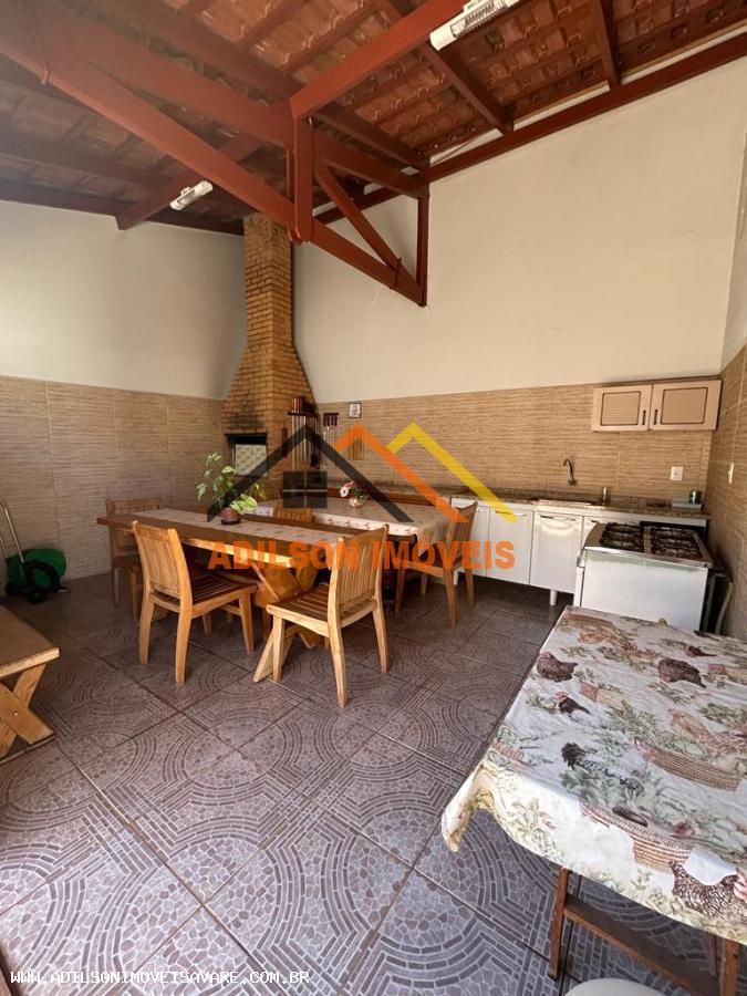 Casa à venda com 4 quartos, 340m² - Foto 12