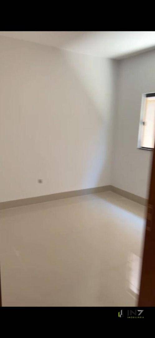 Casa à venda com 3 quartos, 118m² - Foto 1