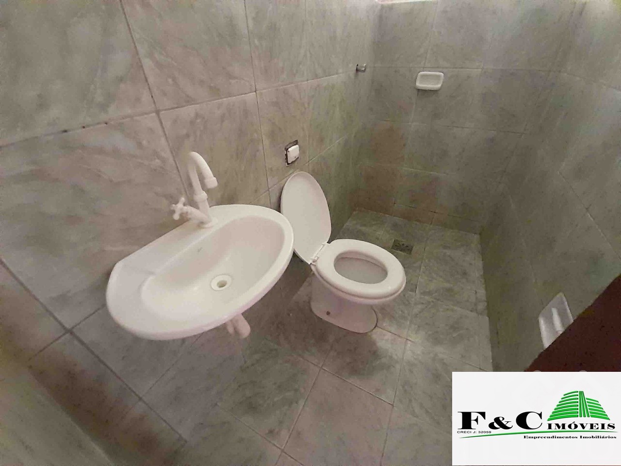 Casa à venda com 2 quartos, 267m² - Foto 4