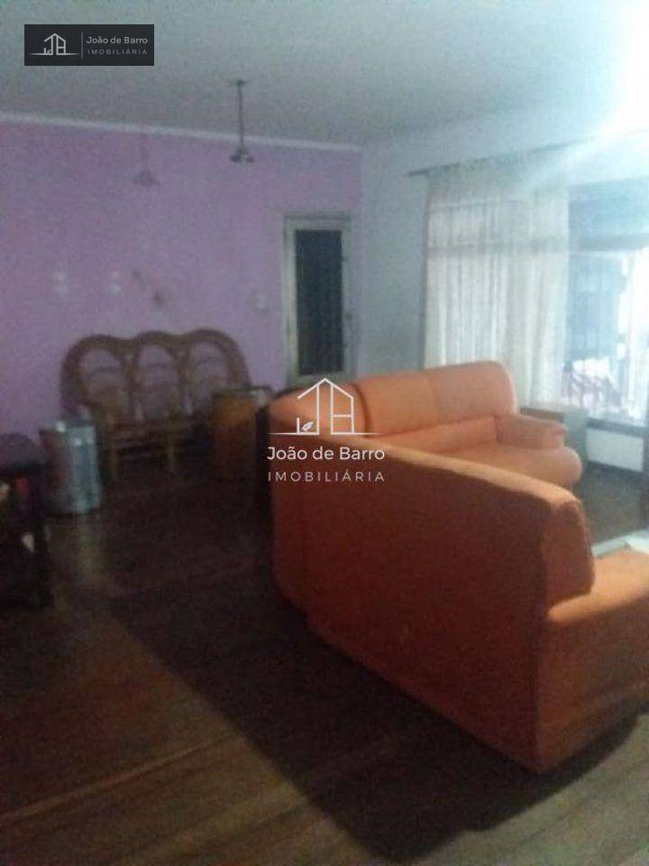 Sobrado à venda com 5 quartos, 228m² - Foto 1