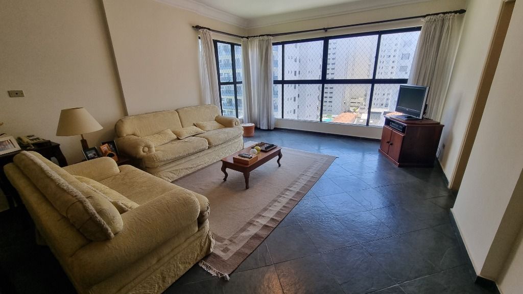 Apartamento à venda com 3 quartos, 168m² - Foto 2