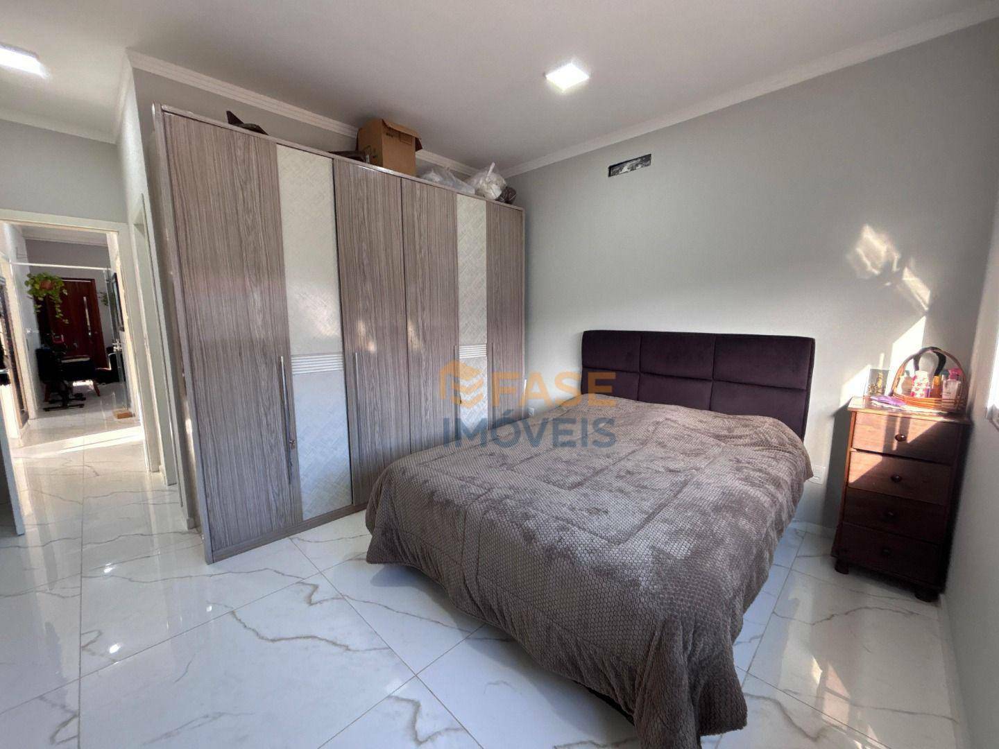 Casa à venda com 3 quartos, 144m² - Foto 11