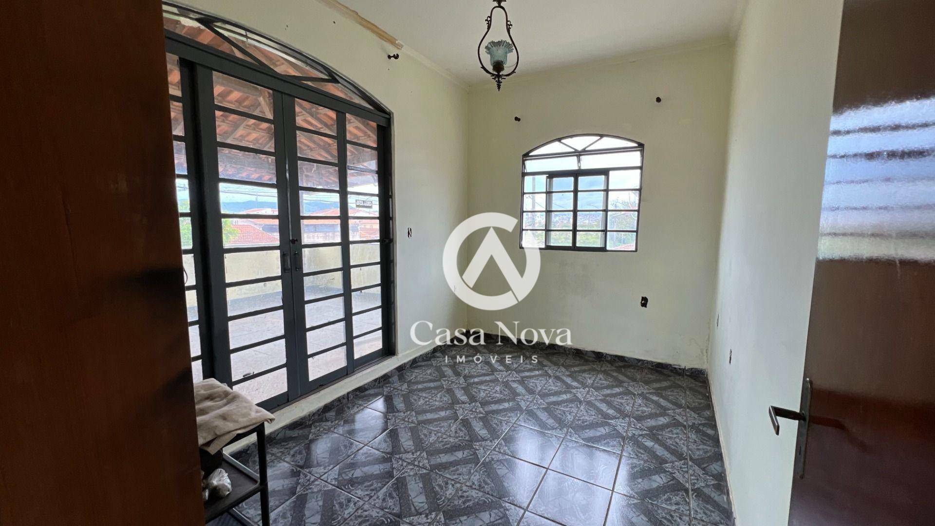 Casa à venda com 4 quartos, 274m² - Foto 8