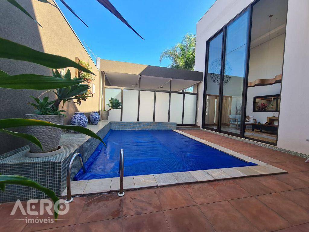 Casa de Condomínio à venda com 3 quartos, 232m² - Foto 2