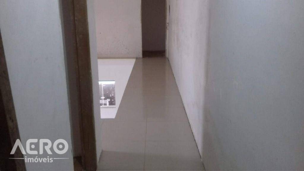 Casa à venda com 4 quartos, 220m² - Foto 10