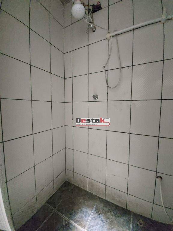 Sobrado à venda com 2 quartos, 200m² - Foto 17