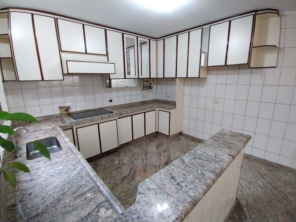 Sobrado à venda com 3 quartos, 206m² - Foto 2