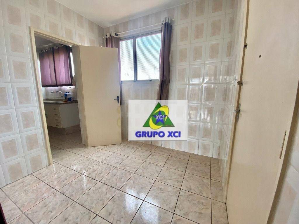 Apartamento à venda com 4 quartos, 140m² - Foto 13