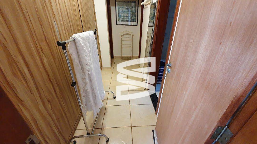 Casa à venda com 5 quartos, 300m² - Foto 37