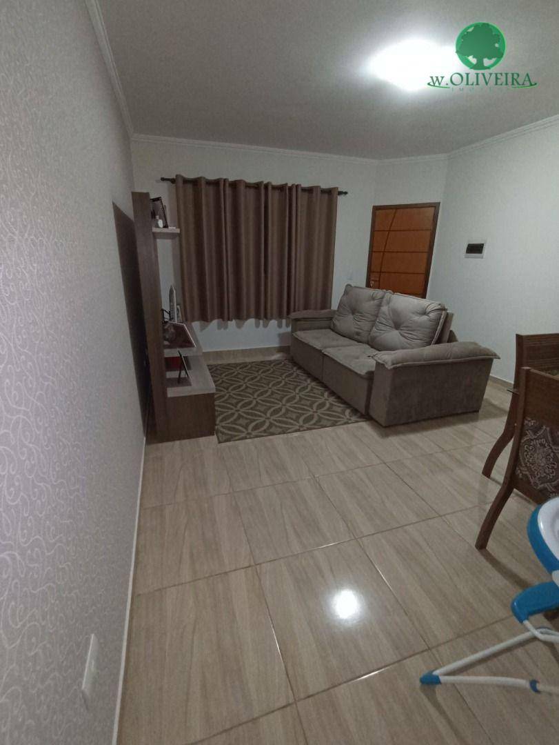 Casa à venda com 2 quartos, 80m² - Foto 1