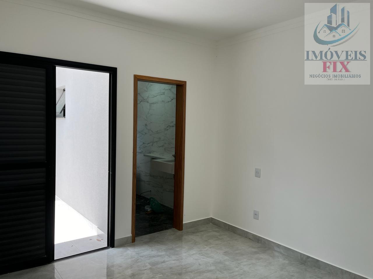 Casa à venda com 3 quartos, 94m² - Foto 1