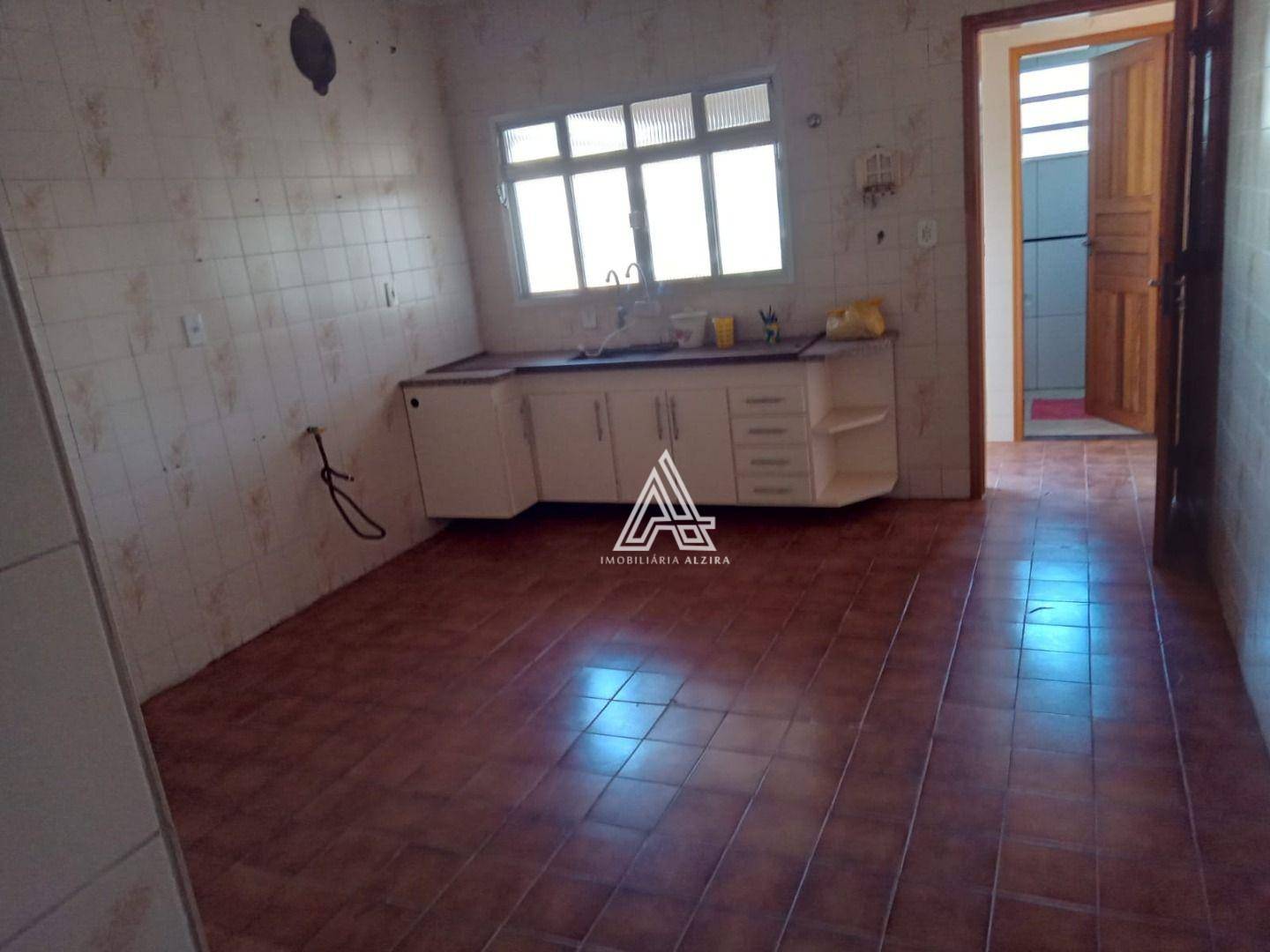 Sobrado à venda com 2 quartos, 300m² - Foto 7