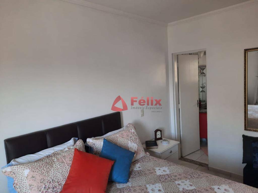 Apartamento à venda com 2 quartos, 62m² - Foto 17