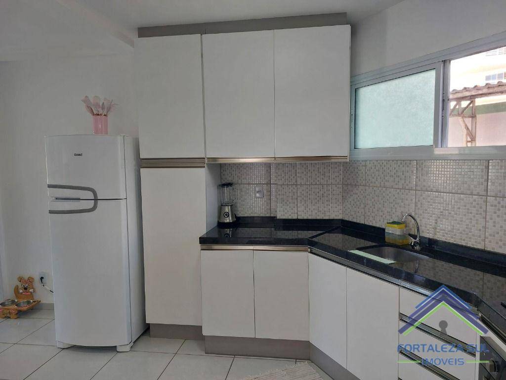 Apartamento à venda com 2 quartos, 69m² - Foto 23