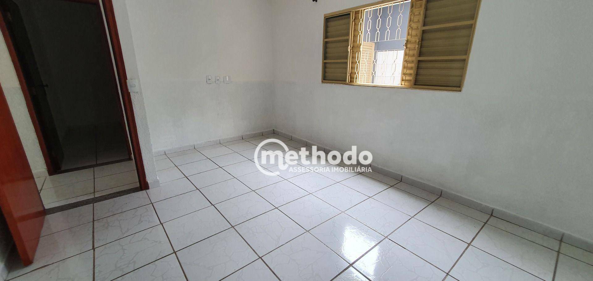 Casa à venda com 6 quartos, 220m² - Foto 11