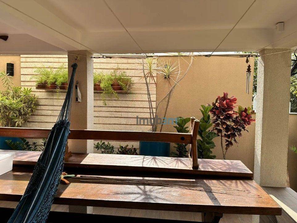Casa à venda com 3 quartos, 196m² - Foto 4