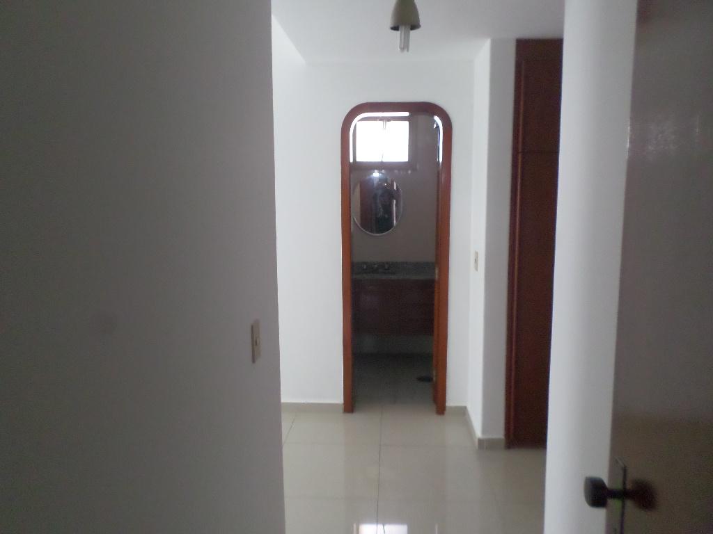 Apartamento à venda com 4 quartos, 188m² - Foto 4