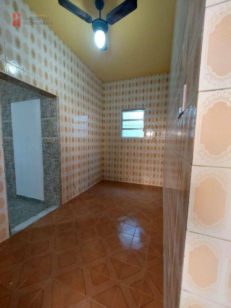 Casa para alugar com 2 quartos, 76m² - Foto 17