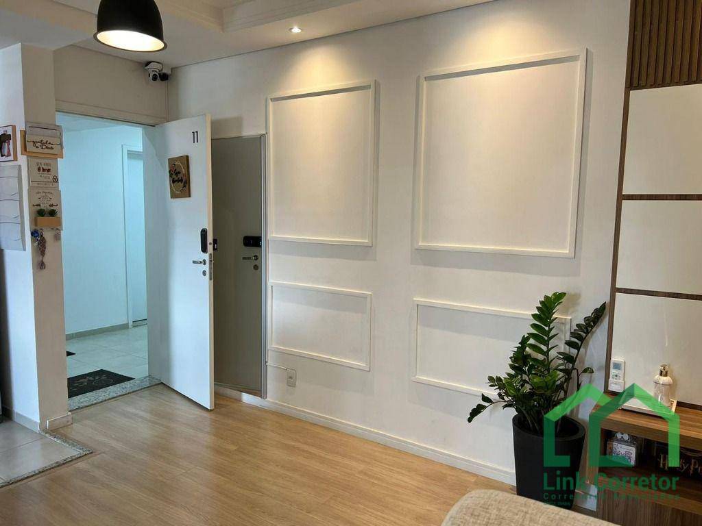 Apartamento à venda com 3 quartos, 76m² - Foto 1