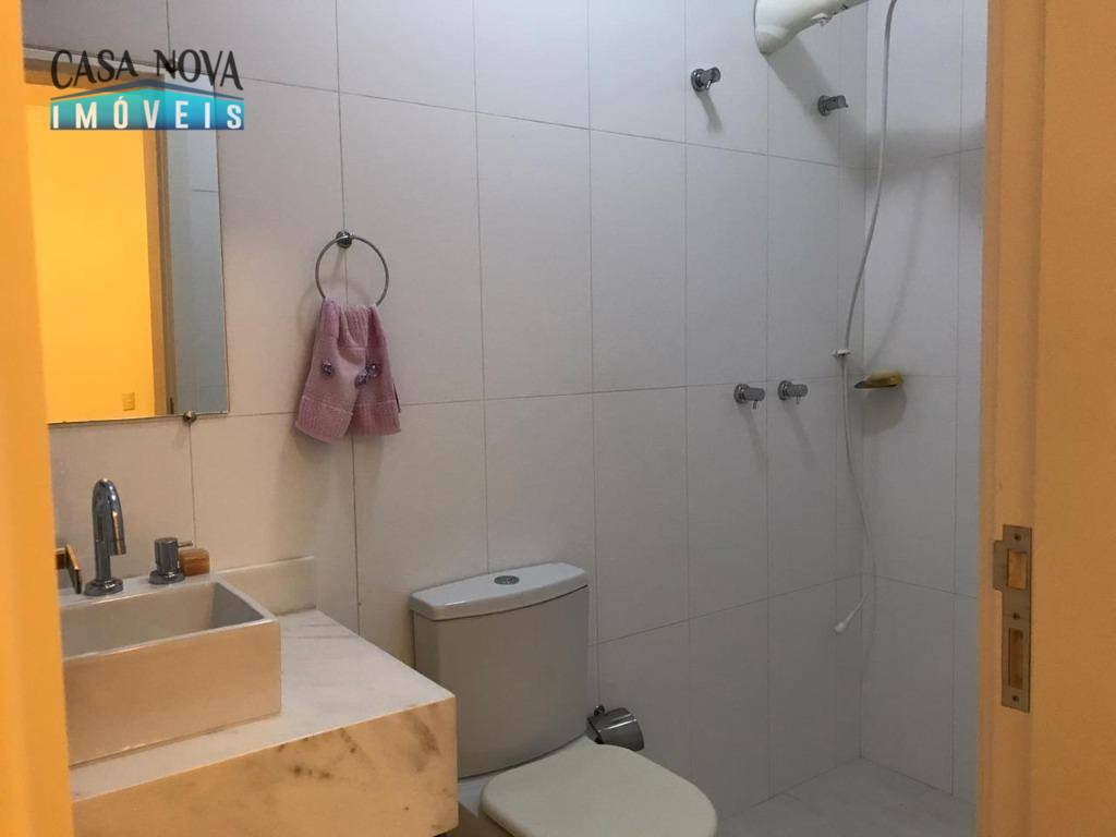 Casa de Condomínio para alugar com 3 quartos, 220m² - Foto 23