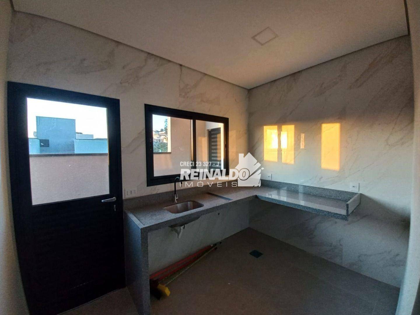 Casa à venda com 3 quartos, 273m² - Foto 10