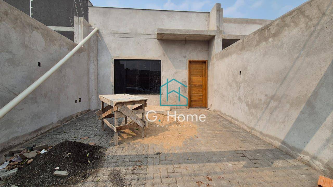 Casa à venda com 3 quartos, 120m² - Foto 1