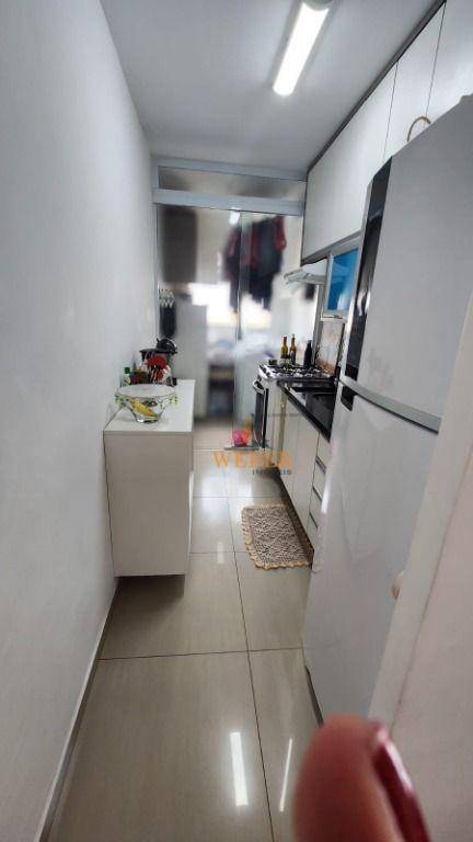 Apartamento à venda com 3 quartos, 67m² - Foto 2