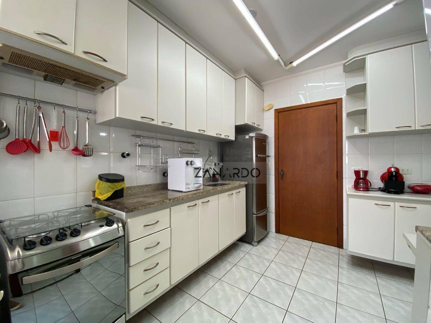 Apartamento à venda com 3 quartos, 120m² - Foto 18