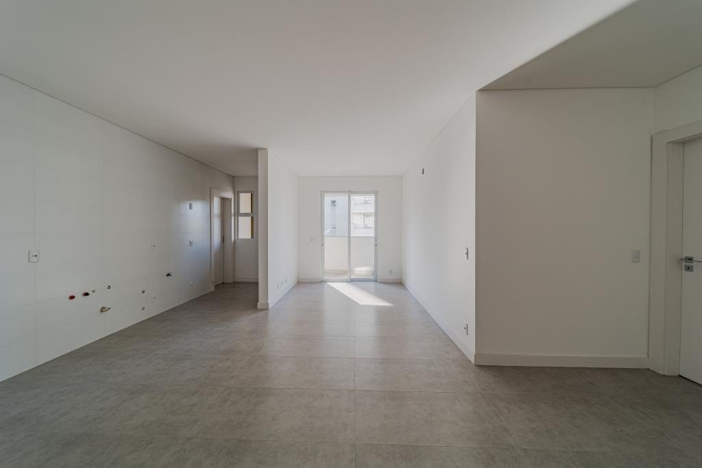 Apartamento à venda com 5 quartos, 148m² - Foto 2