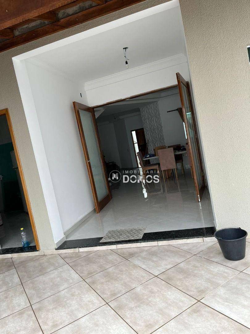 Casa à venda com 3 quartos, 300m² - Foto 14