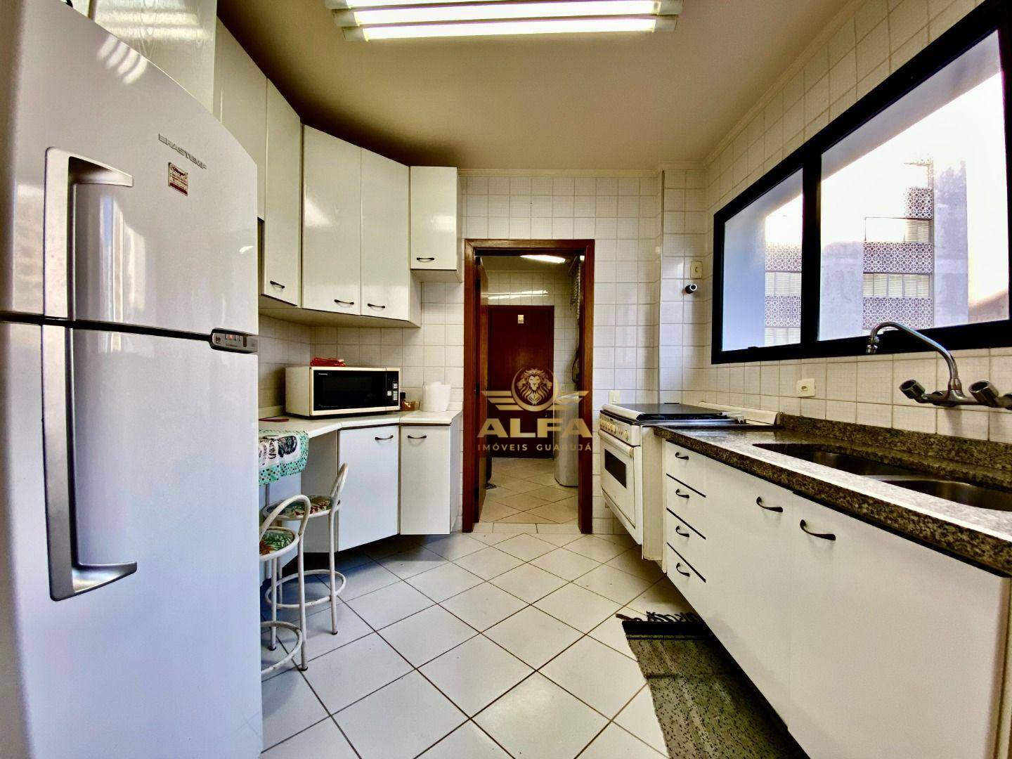 Apartamento à venda com 4 quartos, 140m² - Foto 7