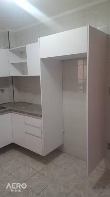 Apartamento à venda com 3 quartos, 120m² - Foto 4