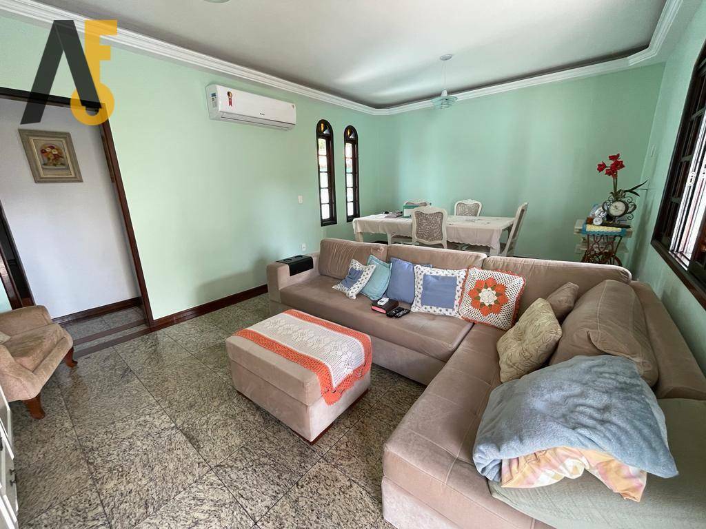 Casa à venda com 5 quartos, 248m² - Foto 5