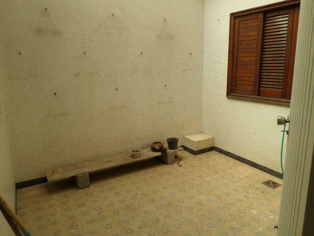 Casa à venda e aluguel com 3 quartos, 350m² - Foto 9