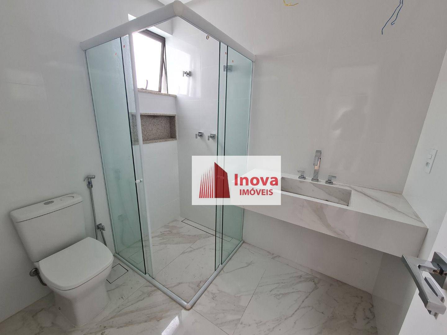 Apartamento à venda com 4 quartos, 225m² - Foto 18