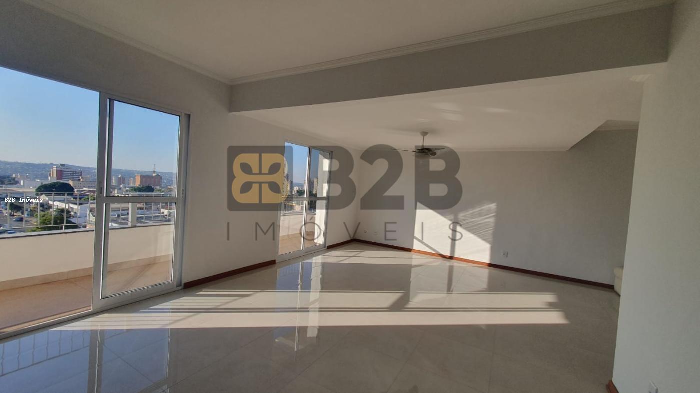 Apartamento à venda com 3 quartos, 160m² - Foto 1