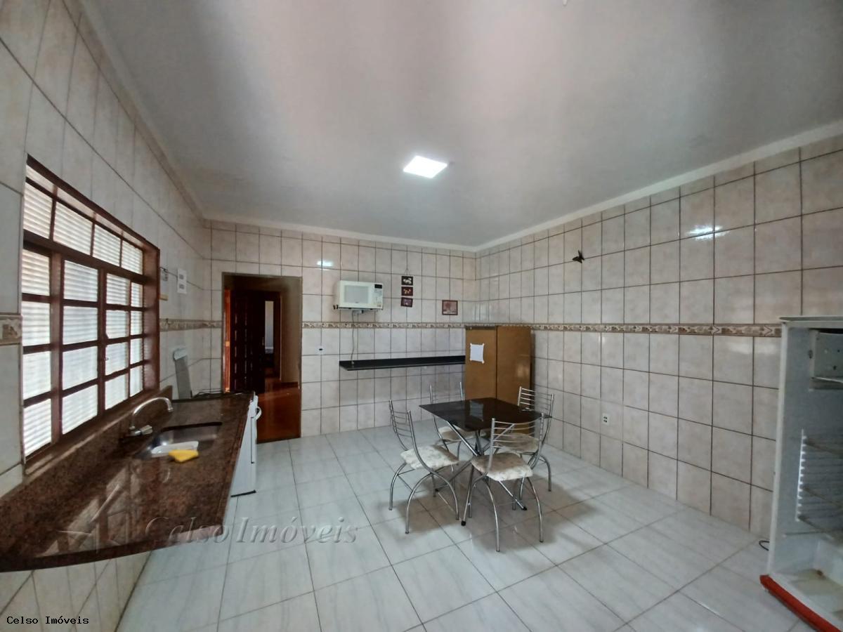 Chácara à venda com 2 quartos, 1000m² - Foto 11