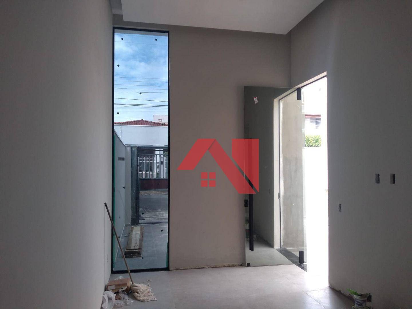 Casa à venda com 3 quartos, 100m² - Foto 1