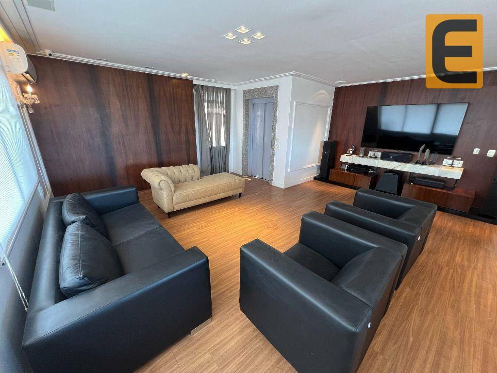 Apartamento à venda com 3 quartos, 221m² - Foto 4