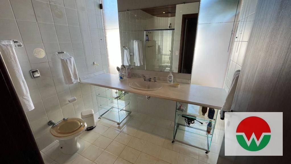 Casa de Condomínio à venda com 4 quartos, 700m² - Foto 17