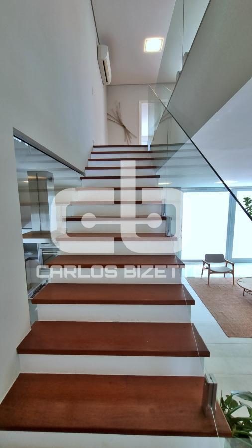 Casa de Condomínio à venda com 4 quartos, 420m² - Foto 2