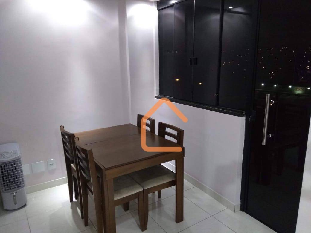 Apartamento à venda com 2 quartos, 70m² - Foto 4