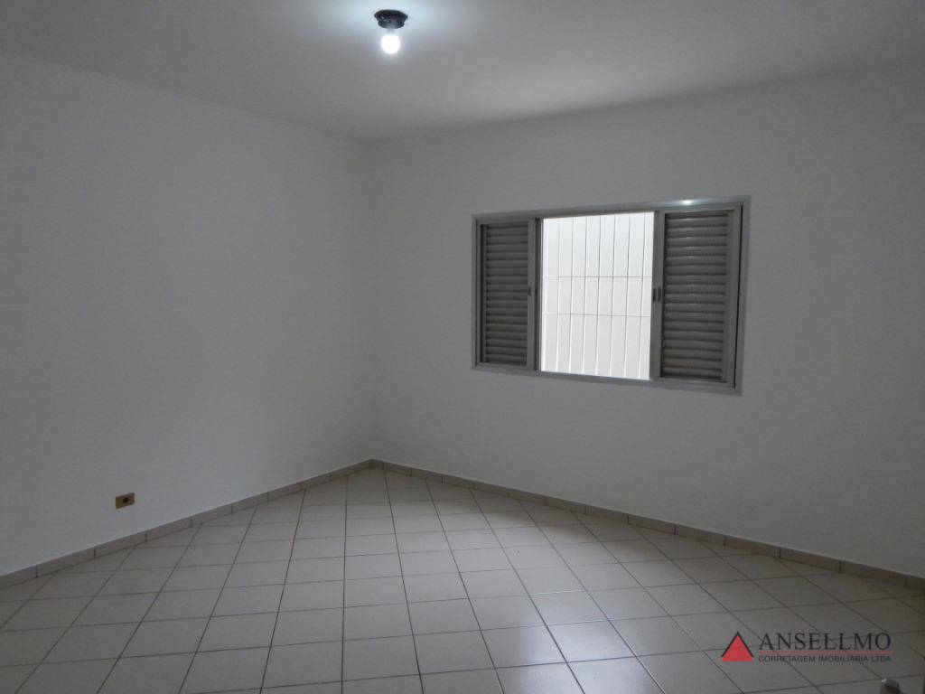 Casa para alugar com 4 quartos, 270m² - Foto 21