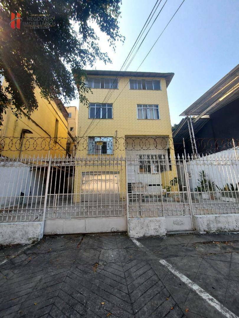 Casa à venda com 7 quartos, 260m² - Foto 2