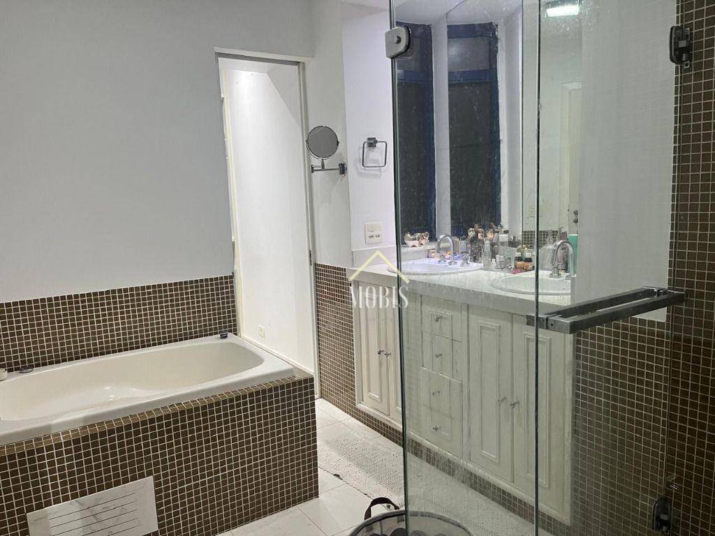 Apartamento à venda com 3 quartos, 191m² - Foto 30