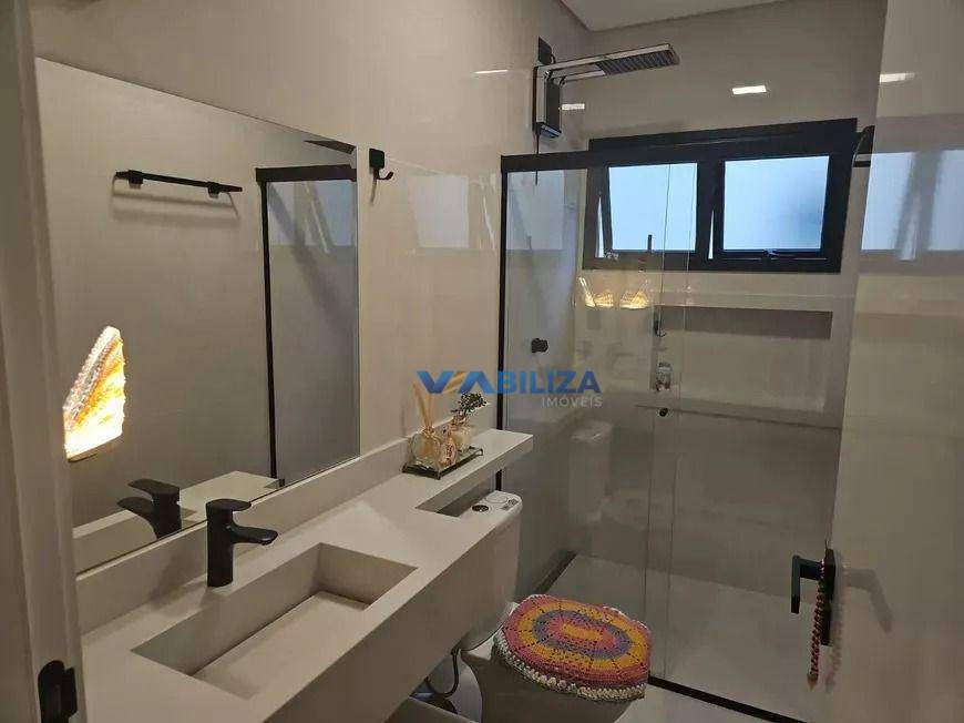 Casa à venda com 3 quartos, 250m² - Foto 4