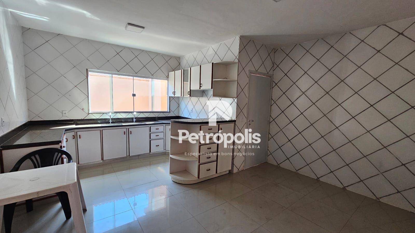 Casa à venda com 4 quartos, 310m² - Foto 7