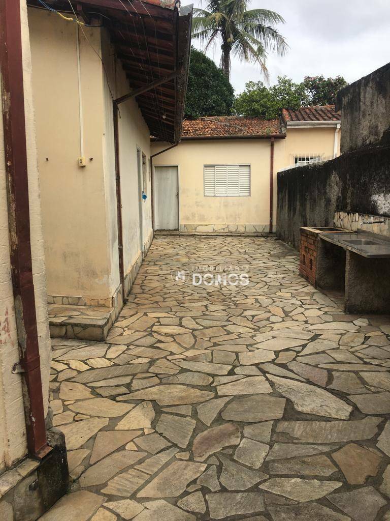 Casa para alugar com 3 quartos, 200m² - Foto 9