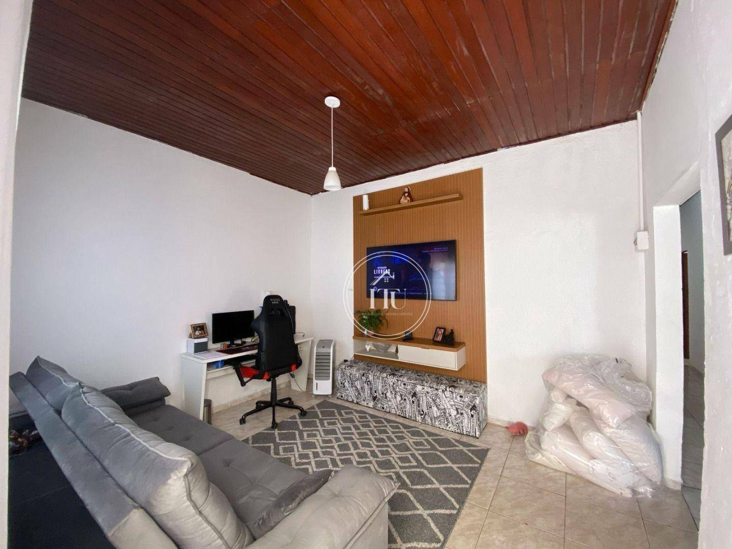 Casa à venda com 2 quartos, 170m² - Foto 9