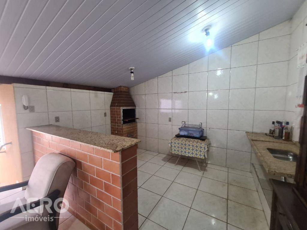 Casa à venda com 3 quartos, 248m² - Foto 2